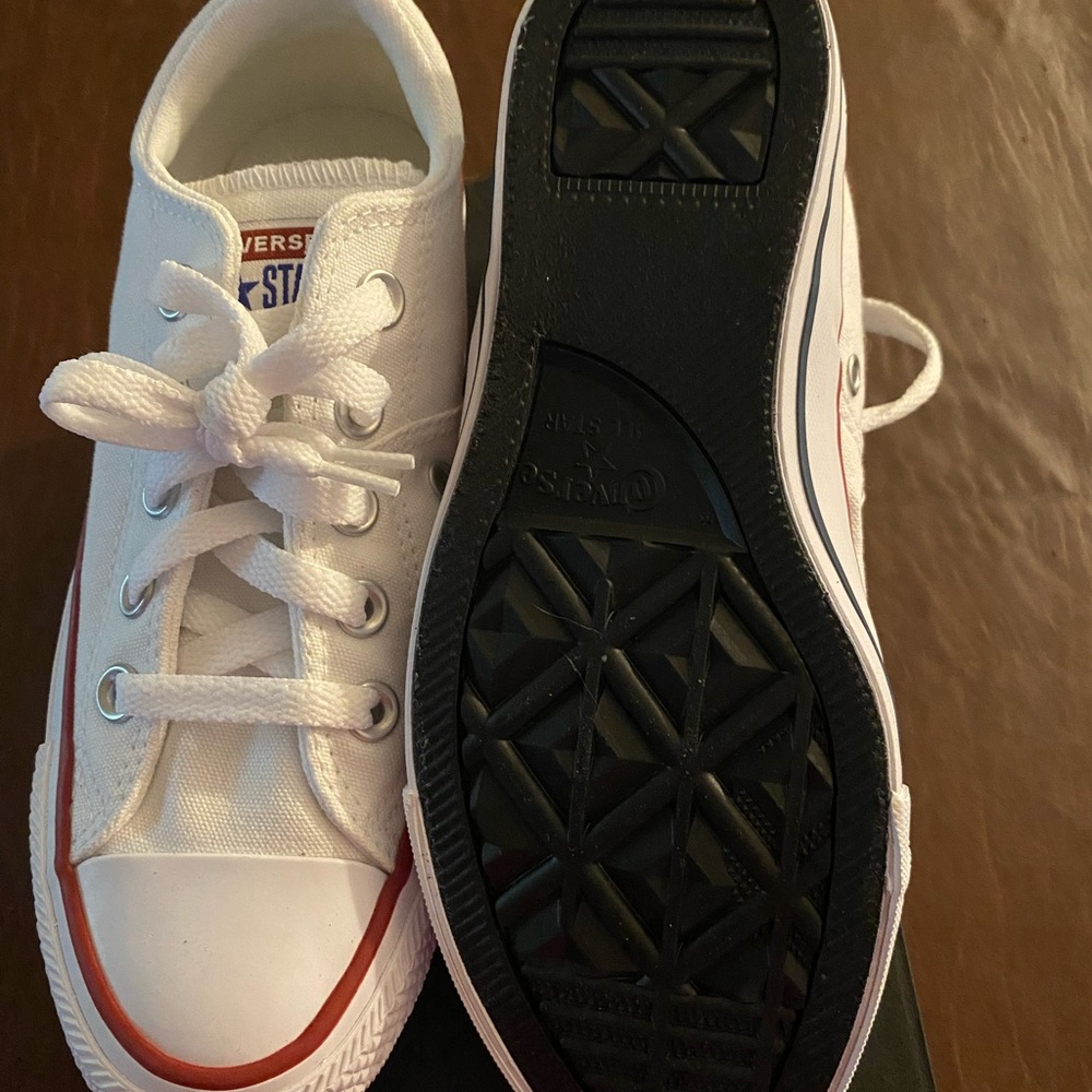 New in box Womens Converse Madison OX size 5 white - Picture 4 of 4